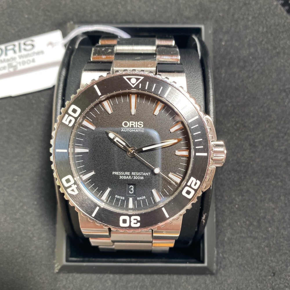 Men’s Oris Aquis Date 43mm Watch